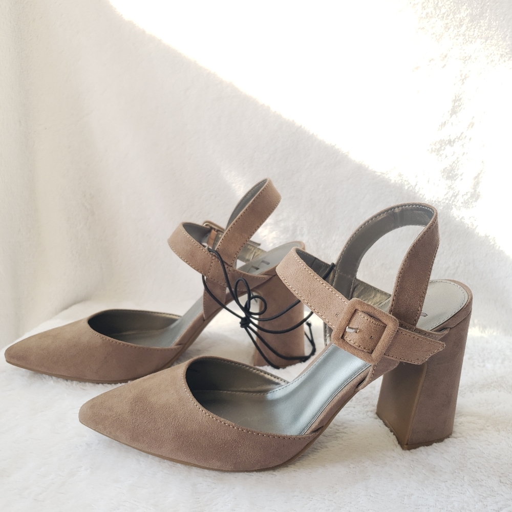 BRAND NEW Worthington Tan/Beige/Nude Faux Suede Heels size 9